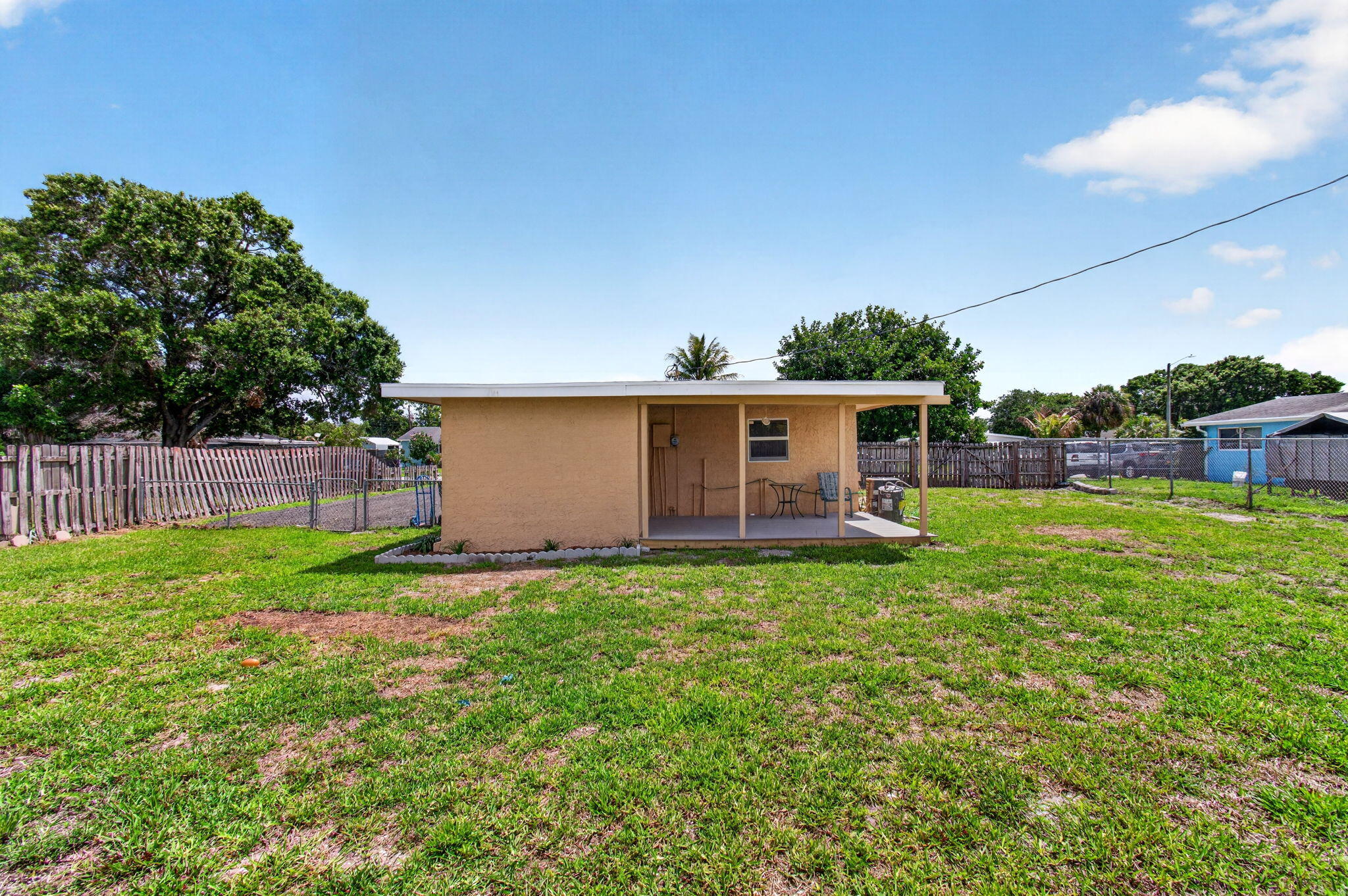 PLANTATION VILLAGE UNREC ON AM-8 - Residential