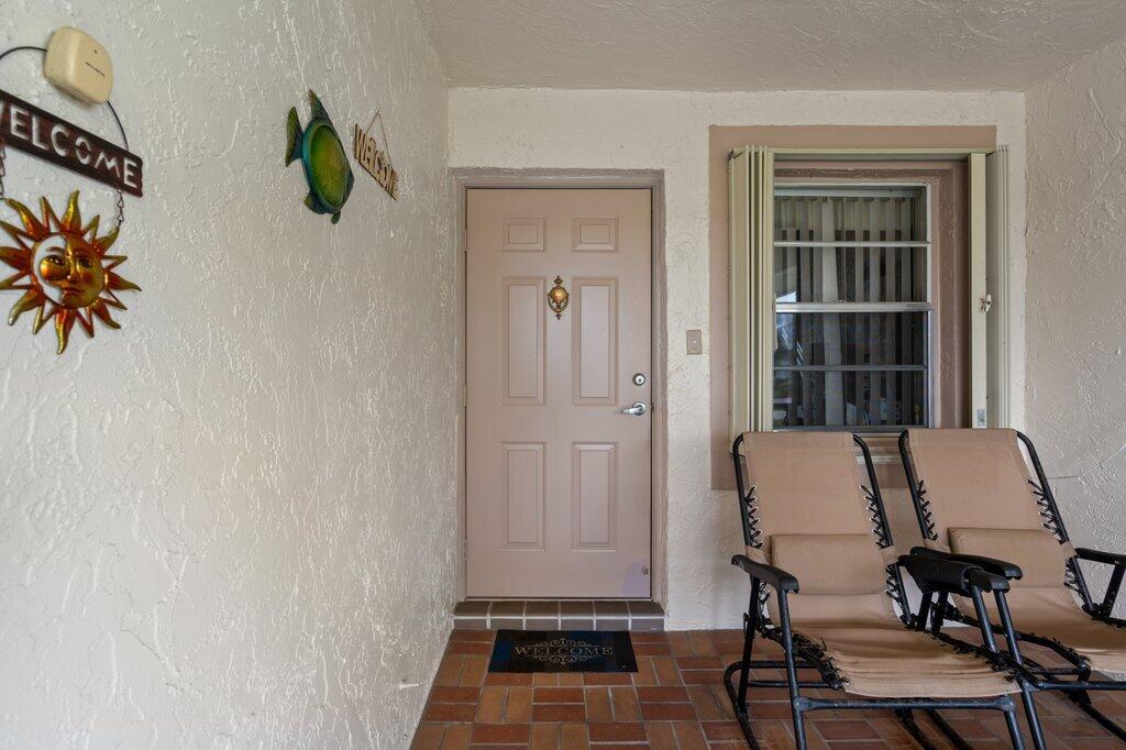 3261 Anthony Circle N