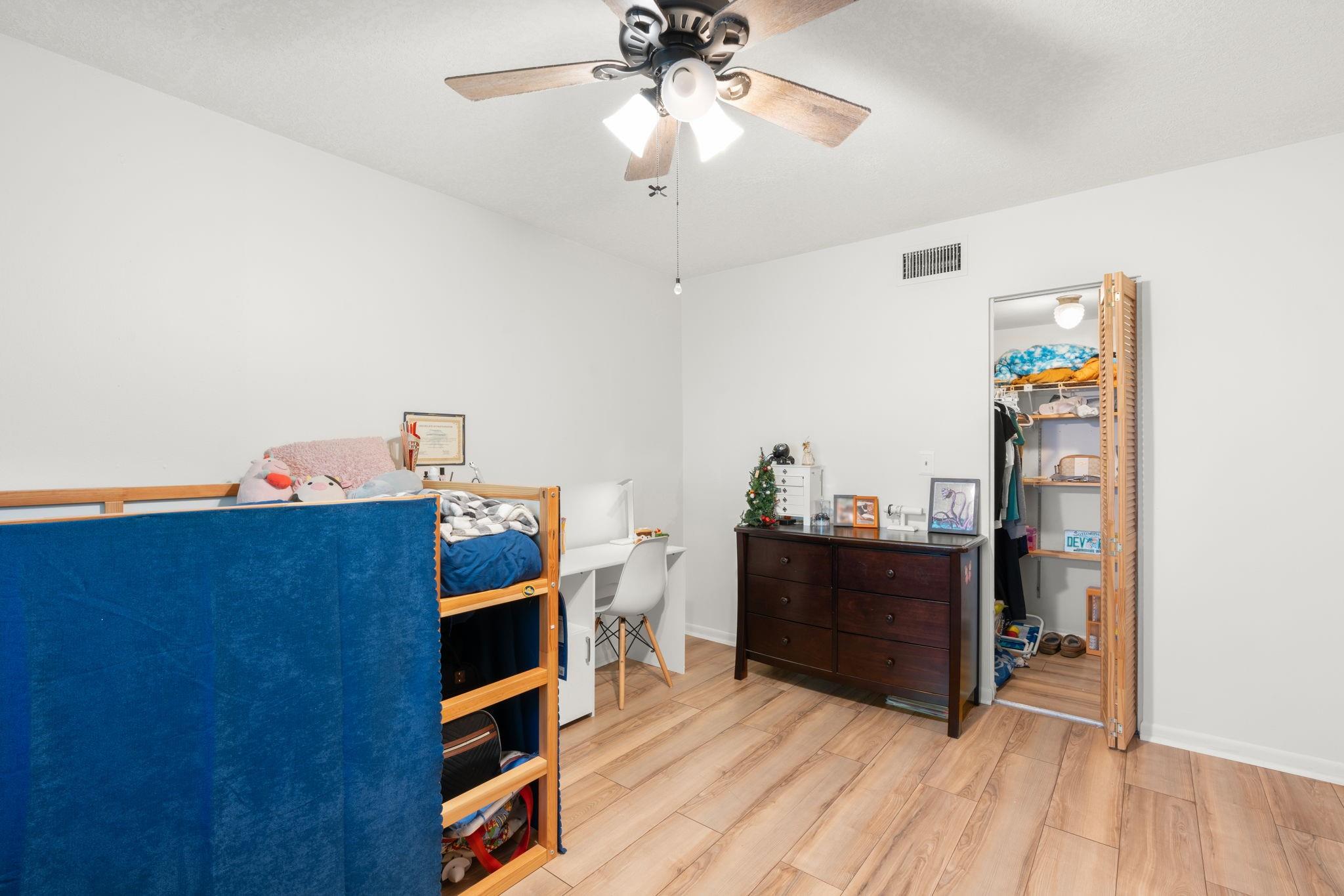 Foxwood Hollow - Residential