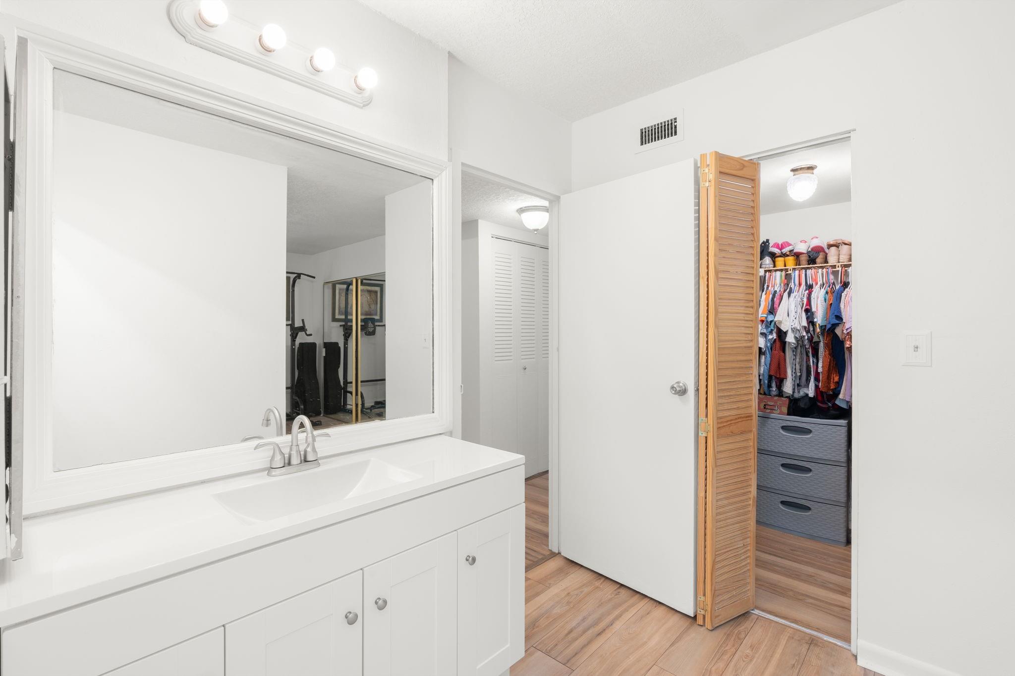 Foxwood Hollow - Residential