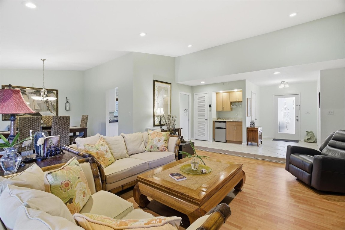 4803 Queen Palm Lane