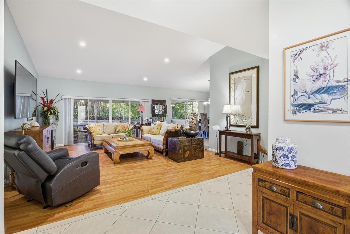 4803 Queen Palm Lane