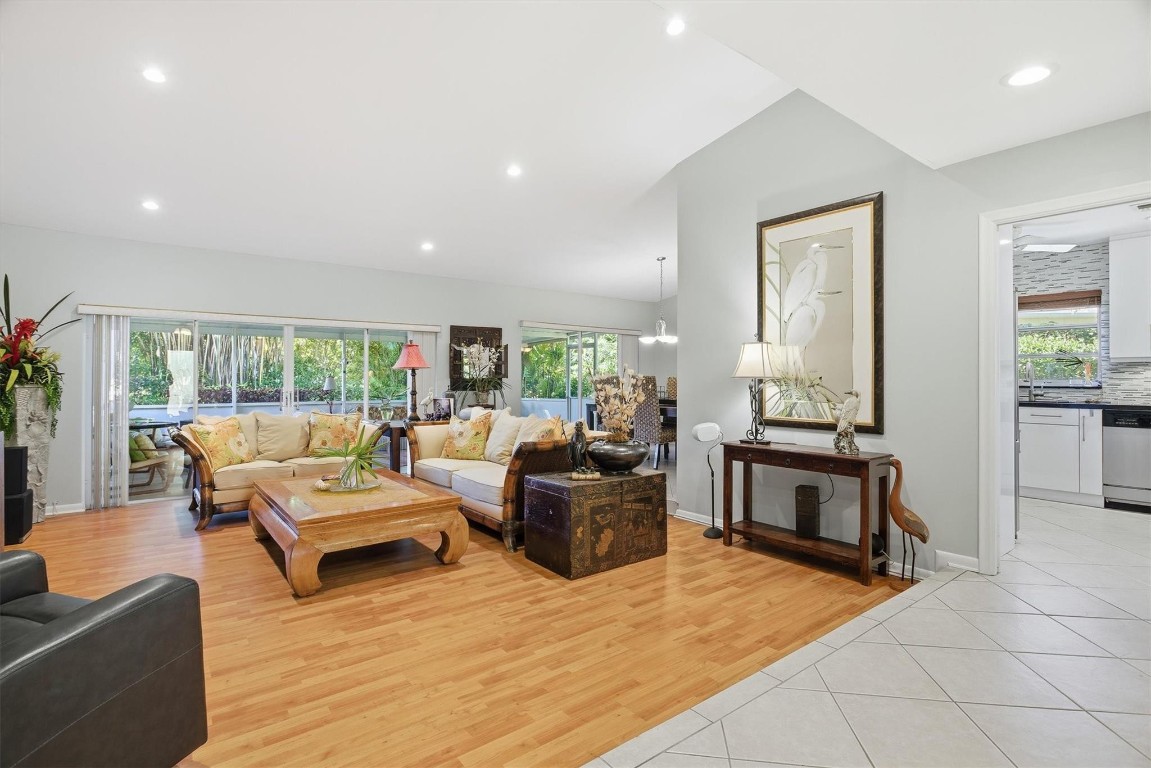 4803 Queen Palm Lane