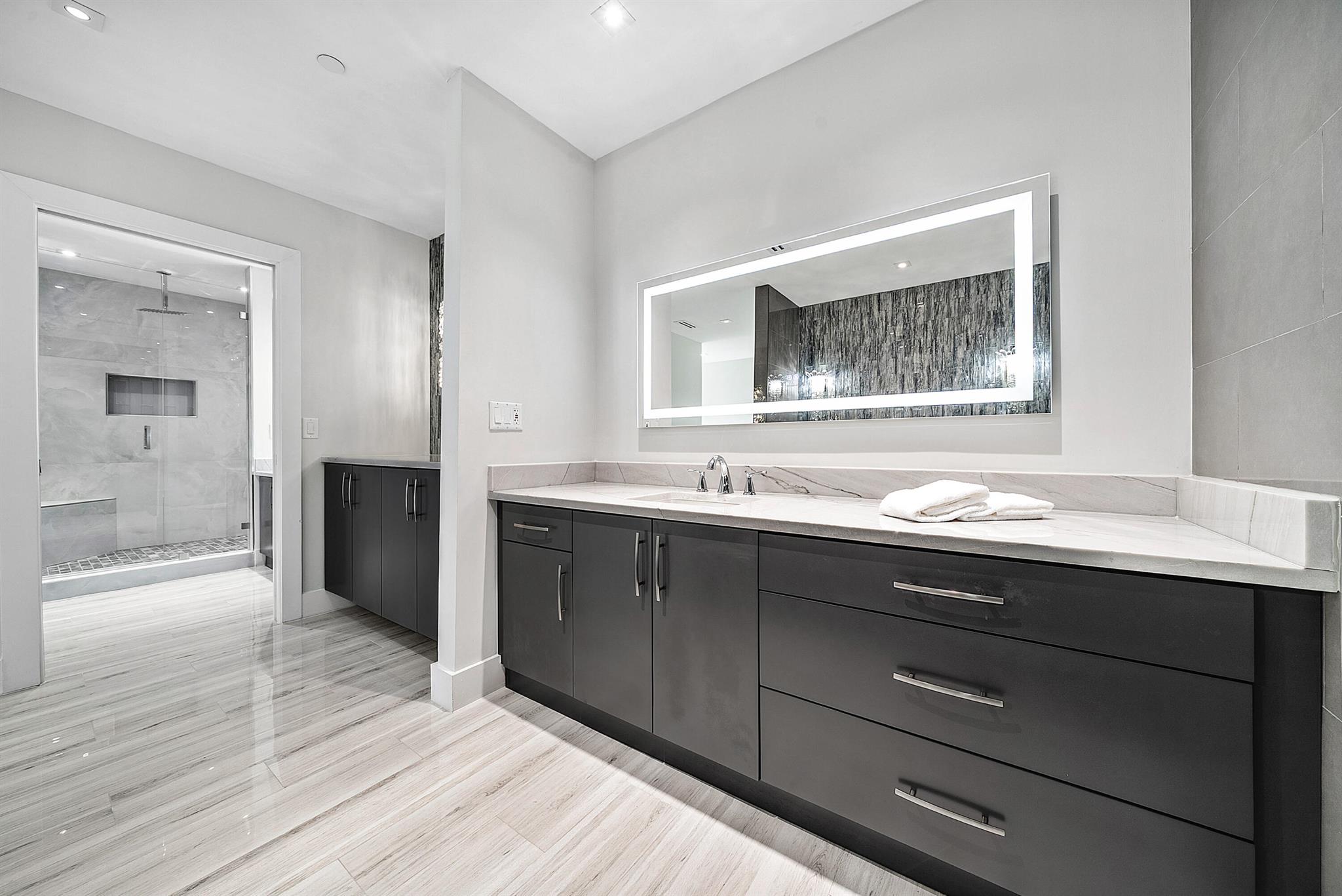 PARLIAMENT EAST CONDO - Residential