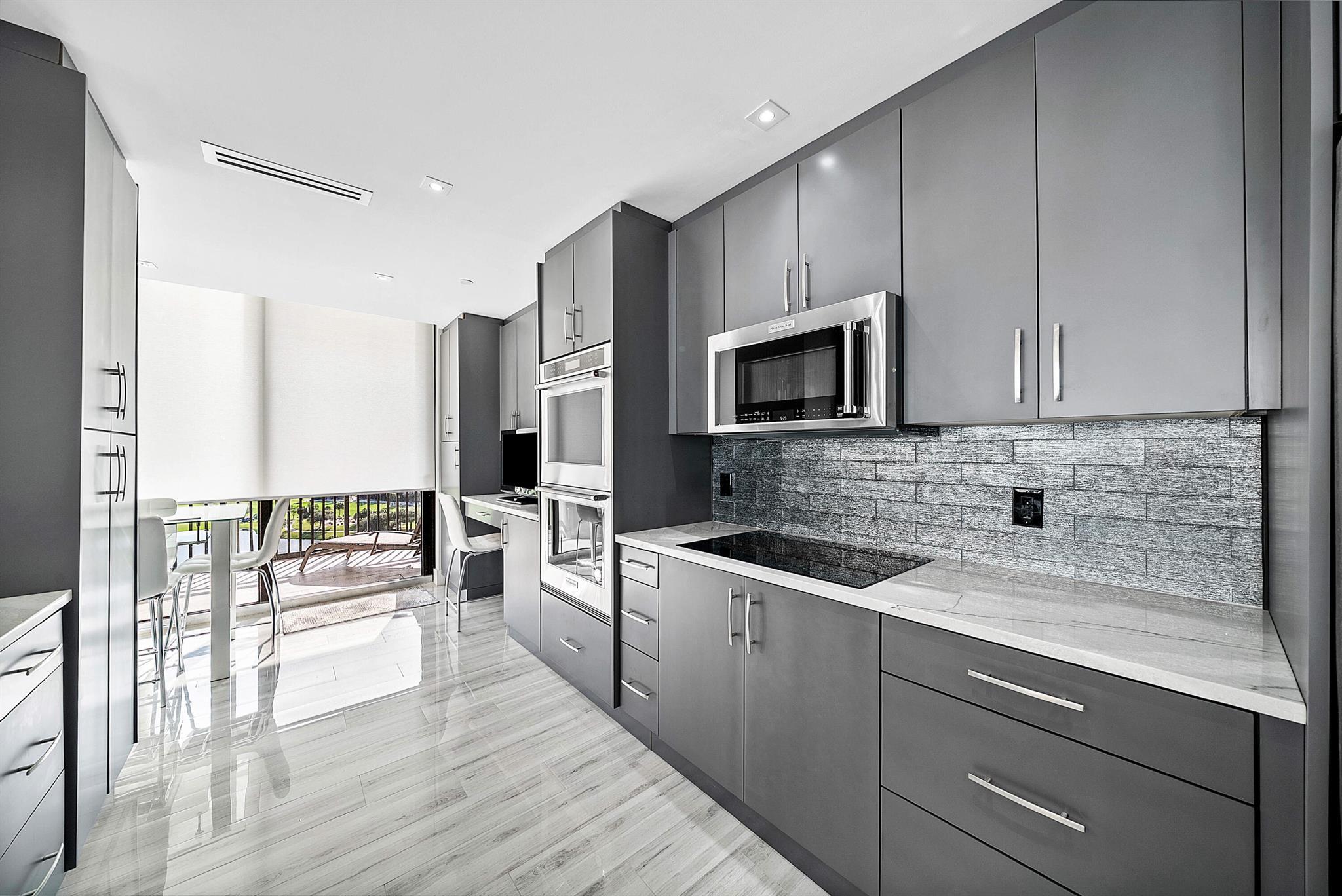 PARLIAMENT EAST CONDO - Residential