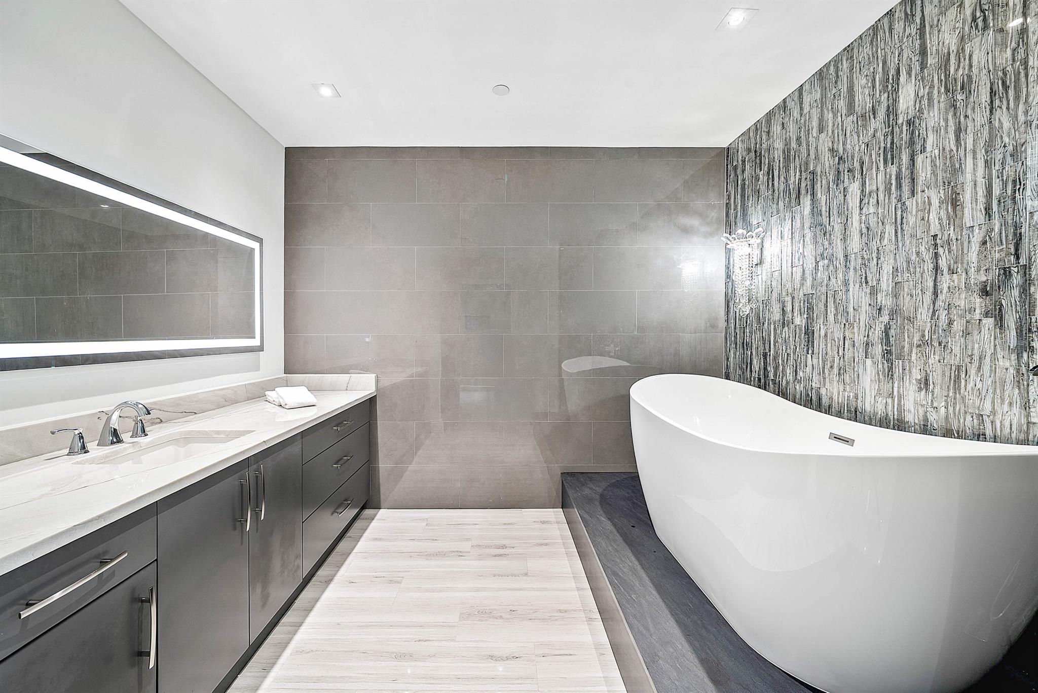 PARLIAMENT EAST CONDO - Residential