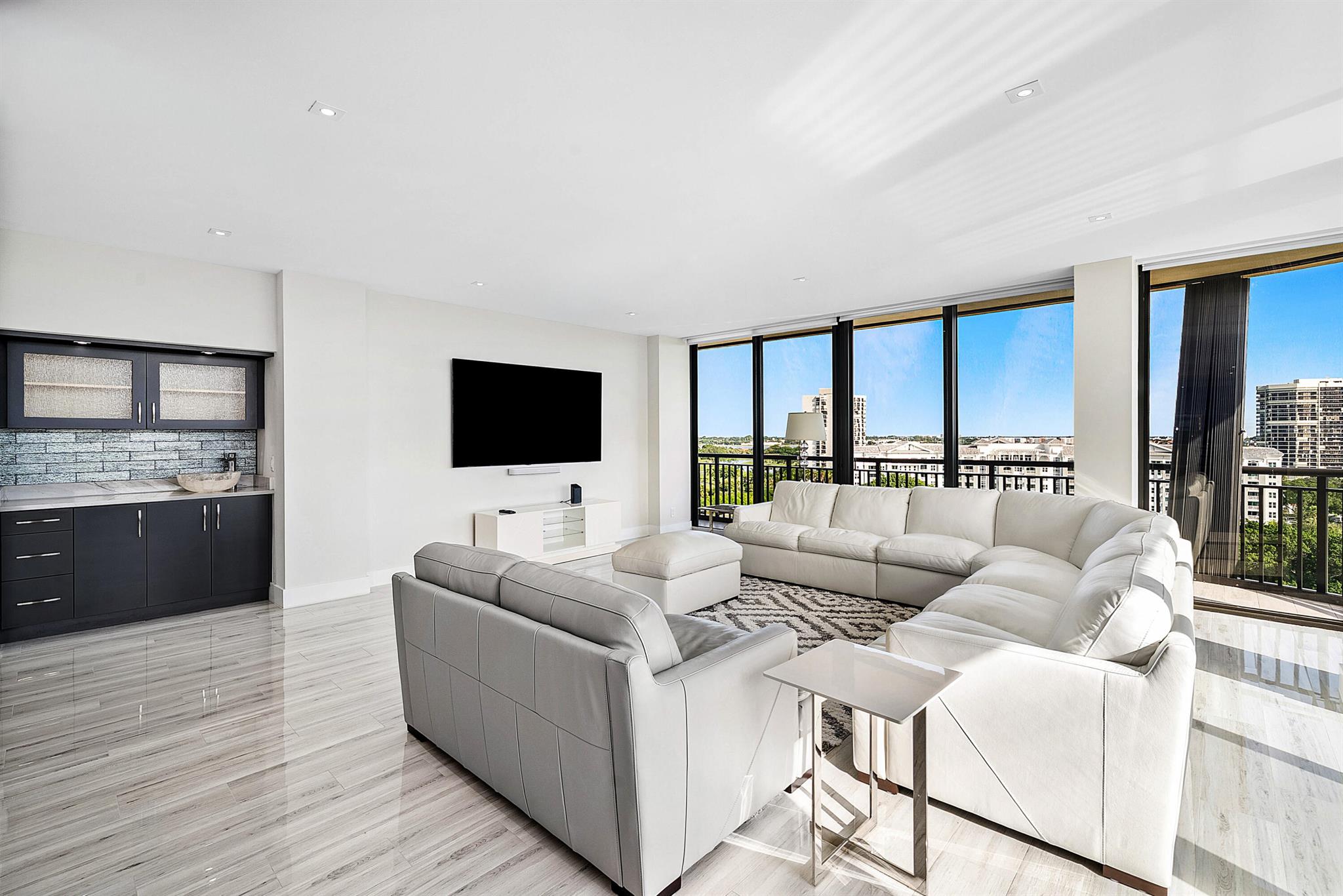 PARLIAMENT EAST CONDO - Residential