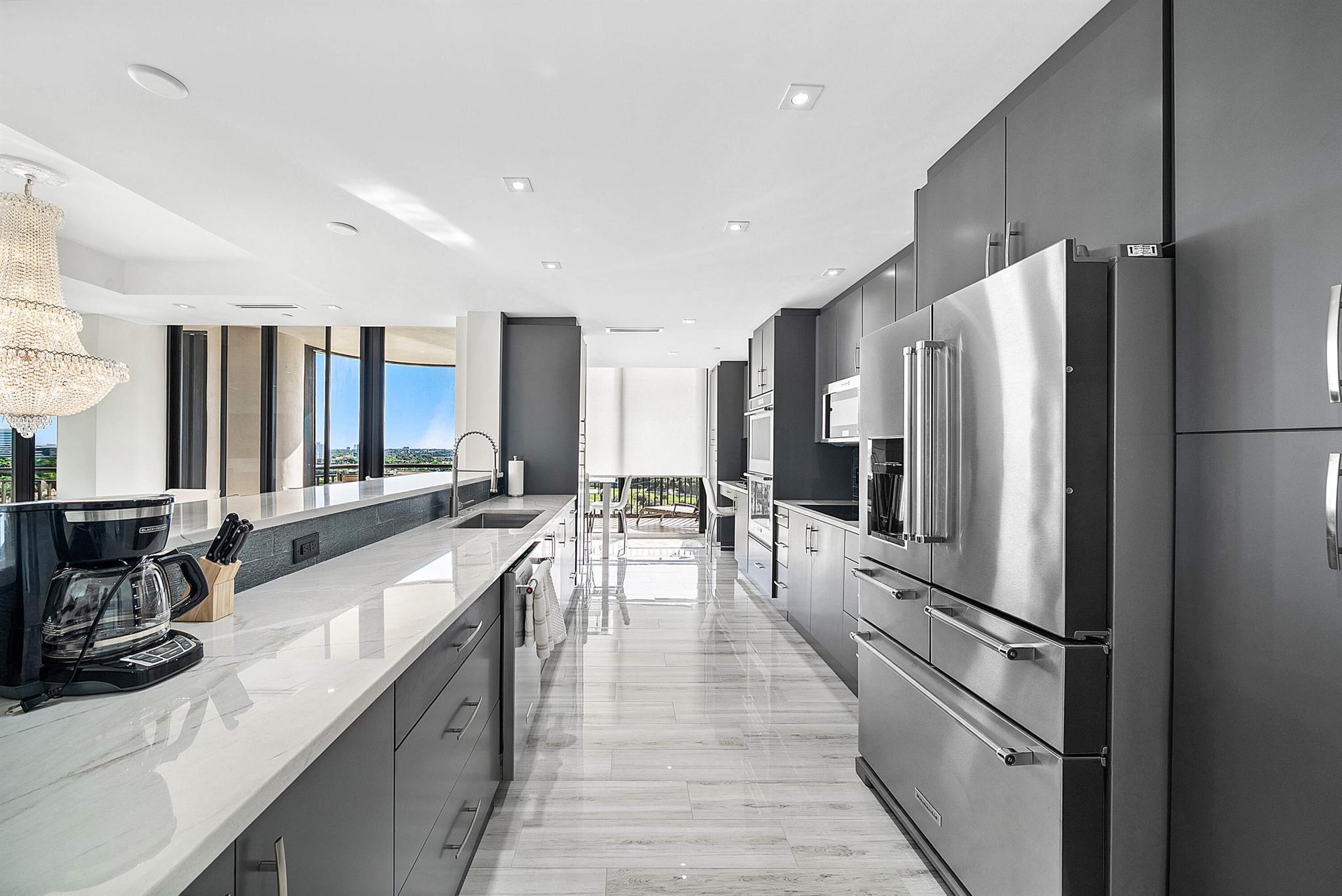 PARLIAMENT EAST CONDO - Residential