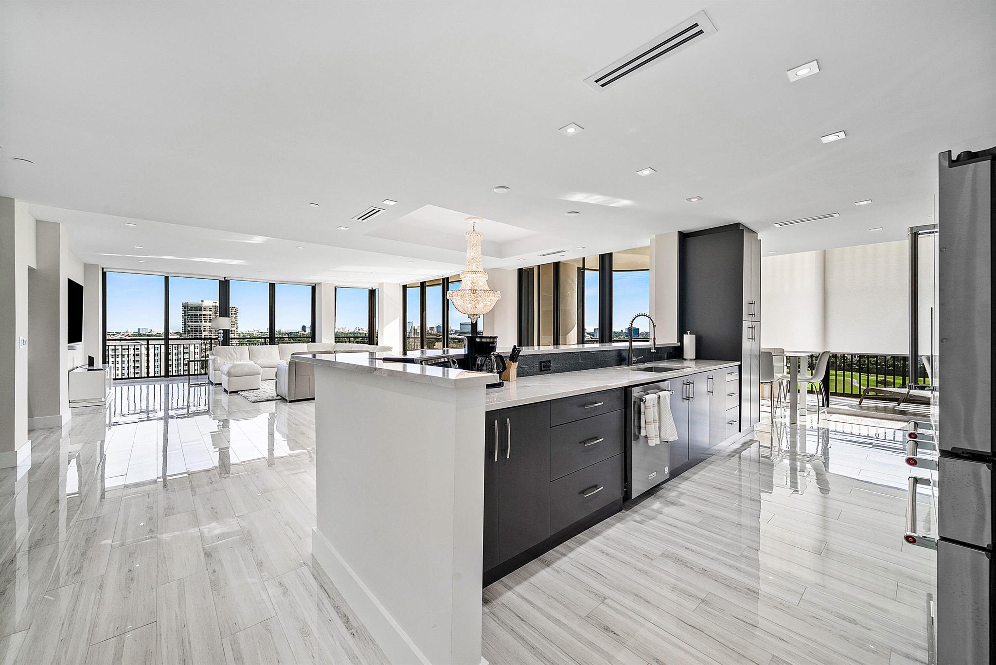 PARLIAMENT EAST CONDO - Residential