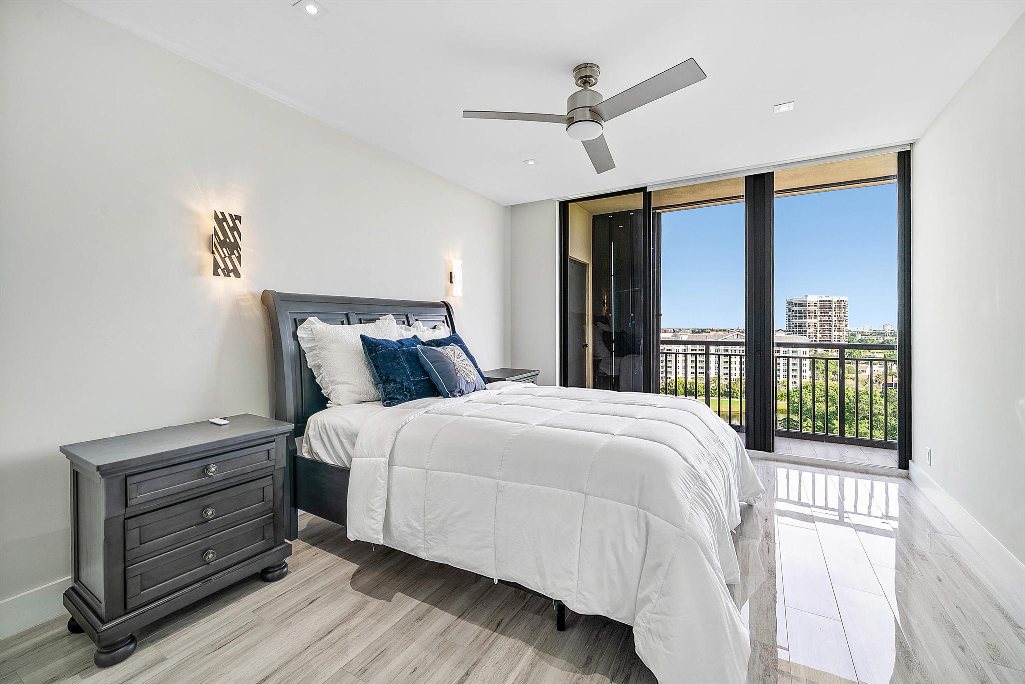 PARLIAMENT EAST CONDO - Residential