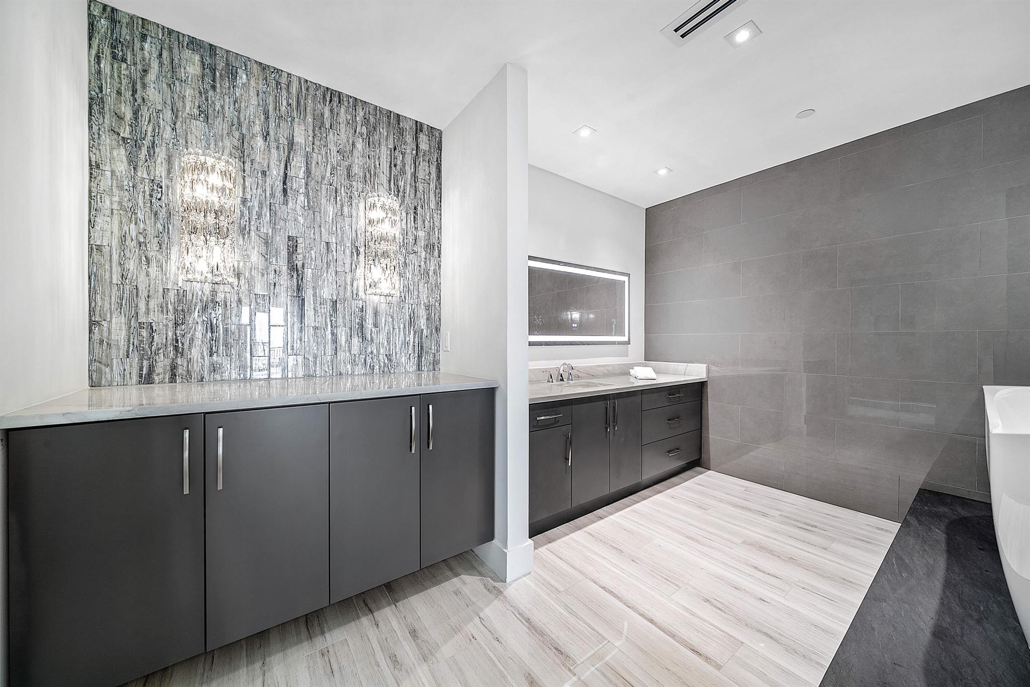 PARLIAMENT EAST CONDO - Residential