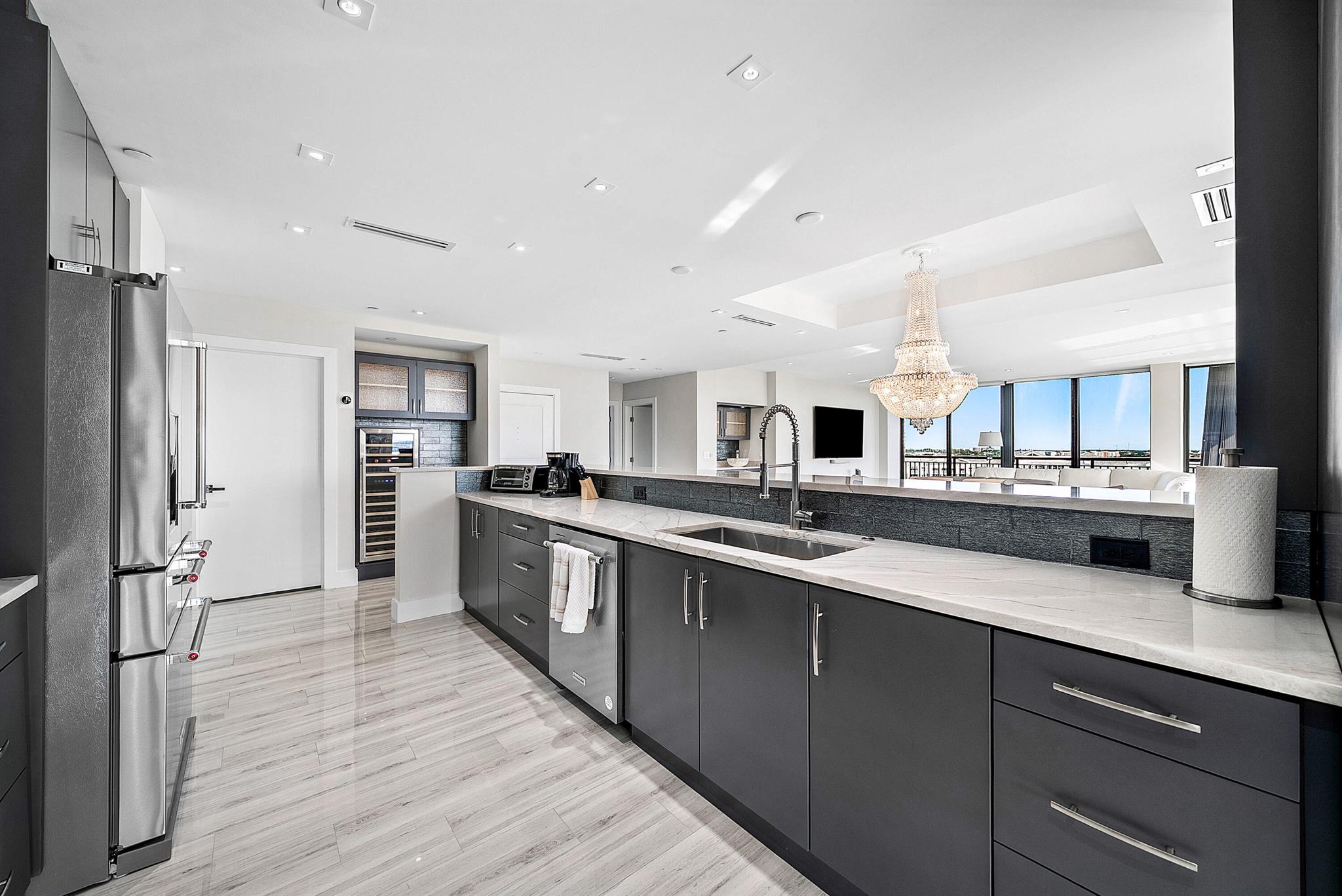 PARLIAMENT EAST CONDO - Residential