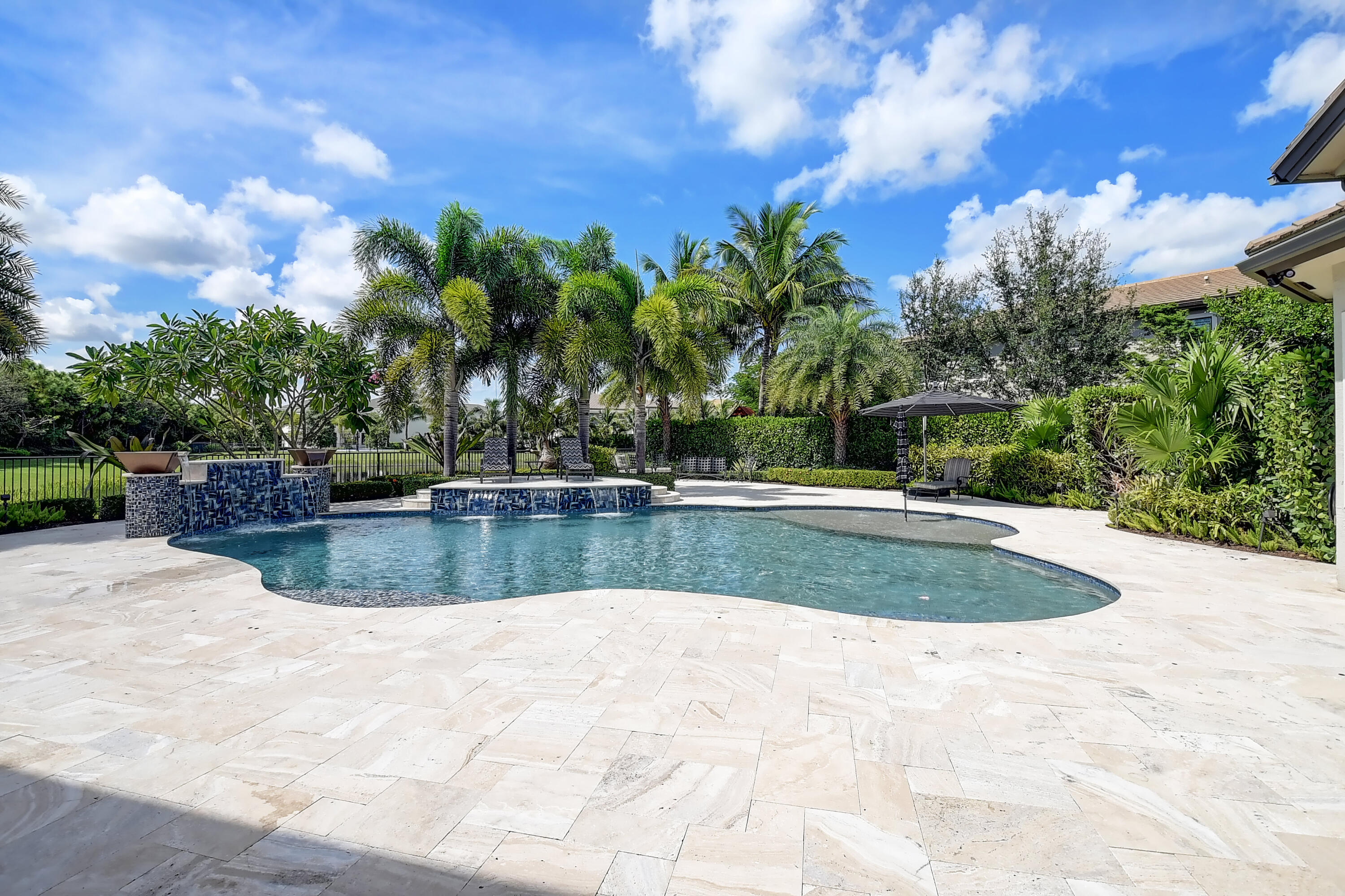 SEVEN BRIDGES - Residential