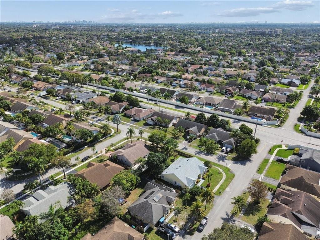 BOULEVARD WOODS EAST - Residential