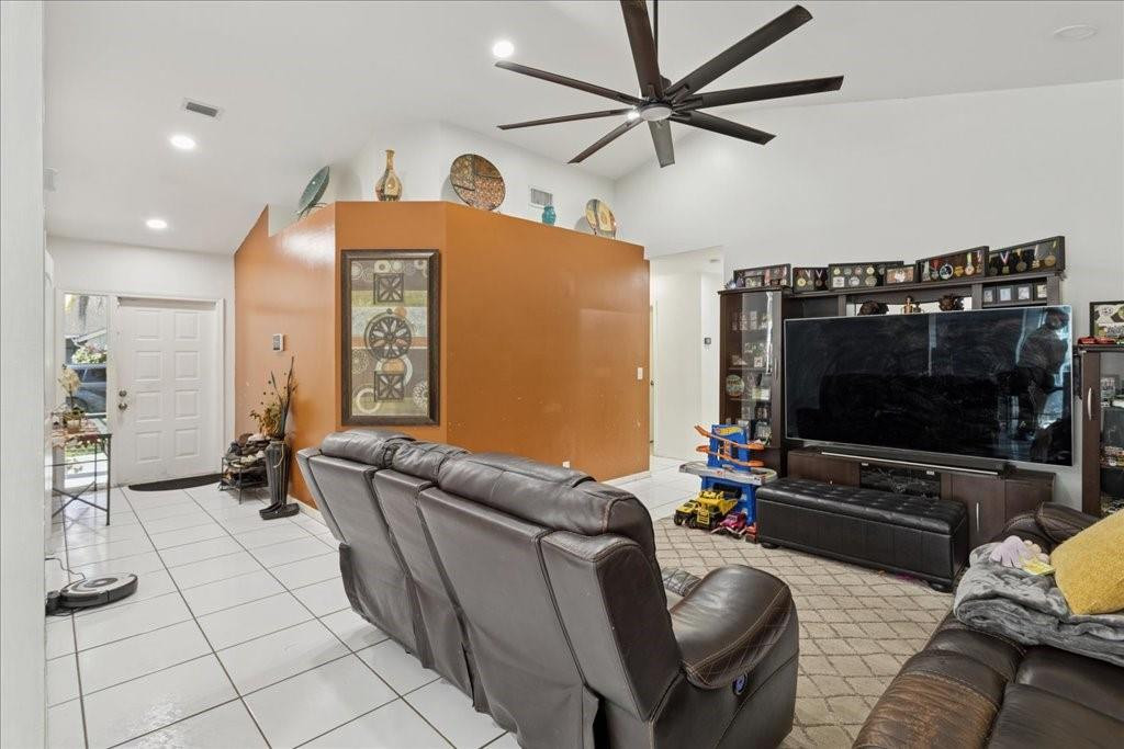 BOULEVARD WOODS EAST - Residential