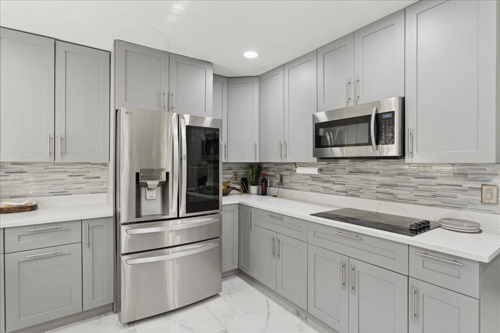 BOULEVARD WOODS EAST - Residential