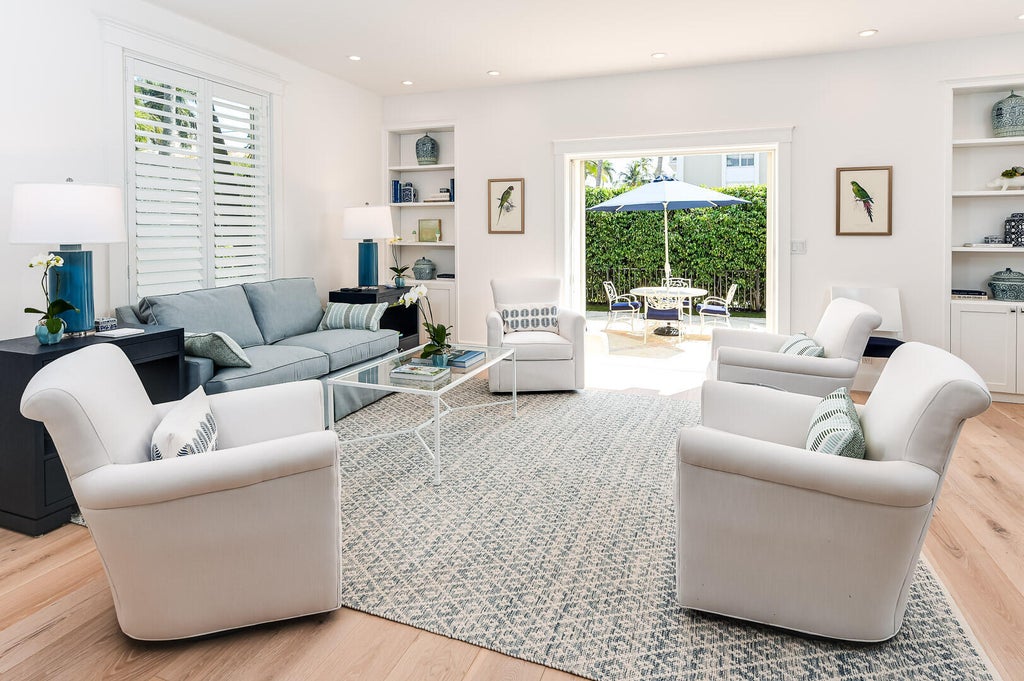 Photo of 400 CHILEAN Avenue #3, Palm Beach, FL 33480 (MLS # B26081846)