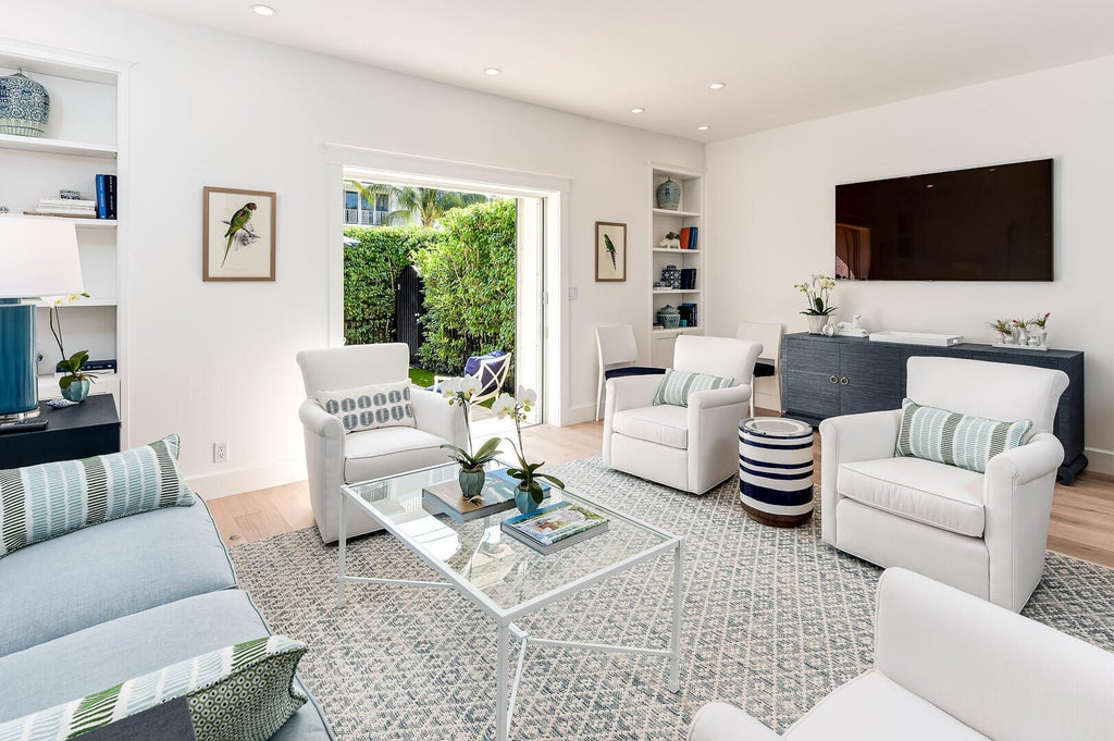 Photo of 400 CHILEAN Avenue #3, Palm Beach, FL 33480 (MLS # B26081846)