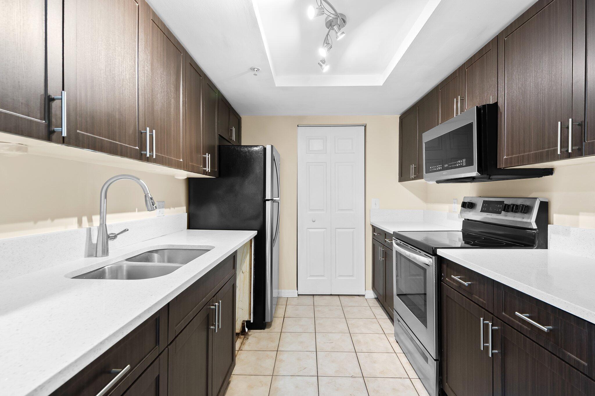 4197 N Haverhill Road 204