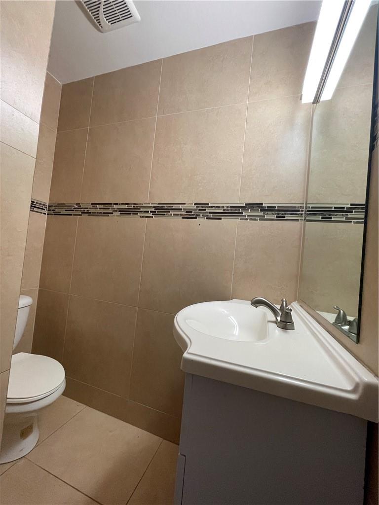 Deerfield Beach 4-4 B - Residential Lease