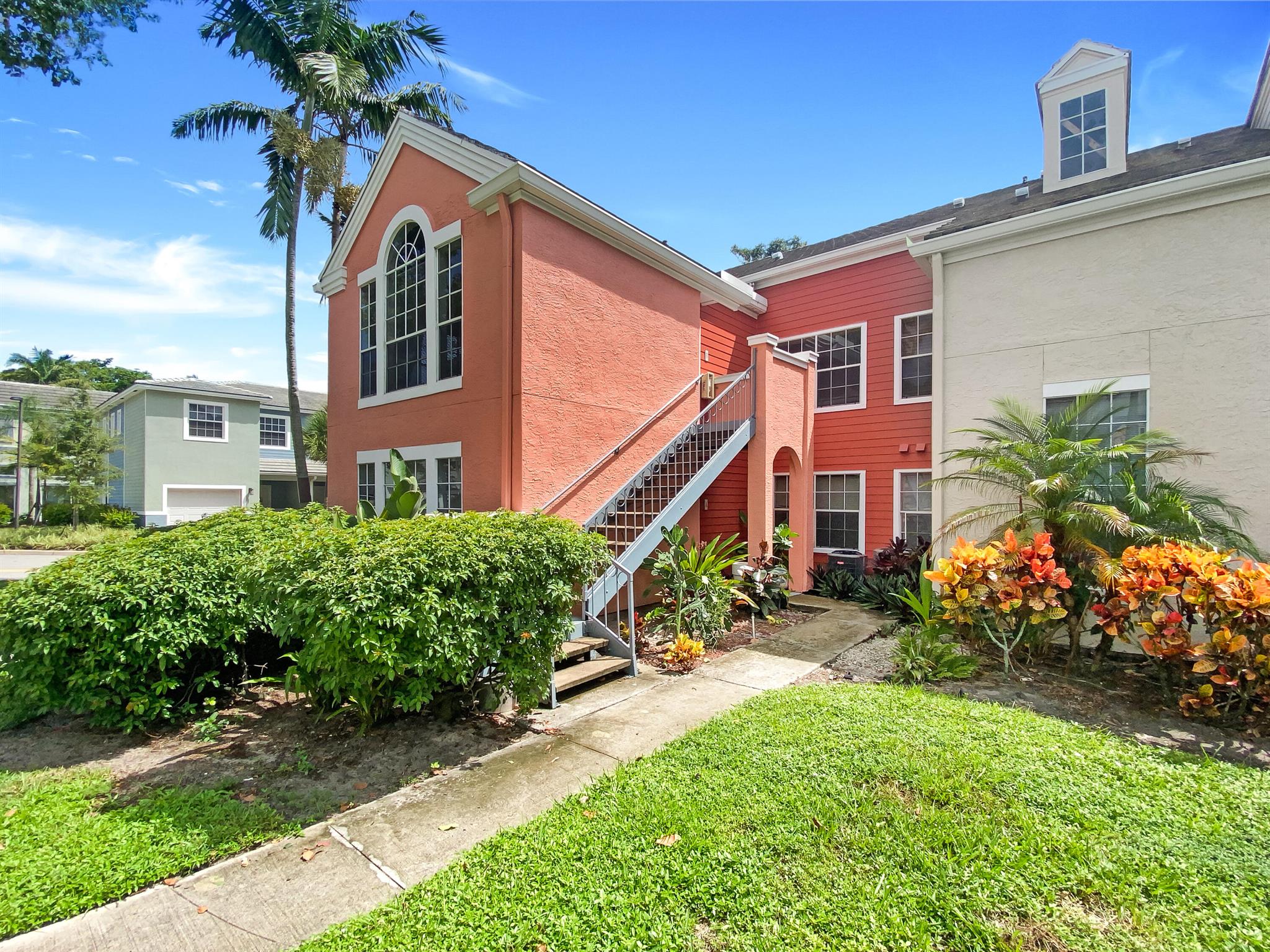 Great East Delray Location! Updated 2nd floor 2 bed/2 bath condo in the heart of Delray Beach. Stainless steel appliances, granite countertops, tile flooring throughout main areas and vinyl plank flooring in bedrooms. Large open living/dining area, covered porch with storage closet & washer/drying in unit!! This gated community features assigned resident parking, guest parking, pool, spa, clubhouse, fitness center & tennis court. East of 95, close to downtown Atlantic Ave, beaches, shopping and restaurants.