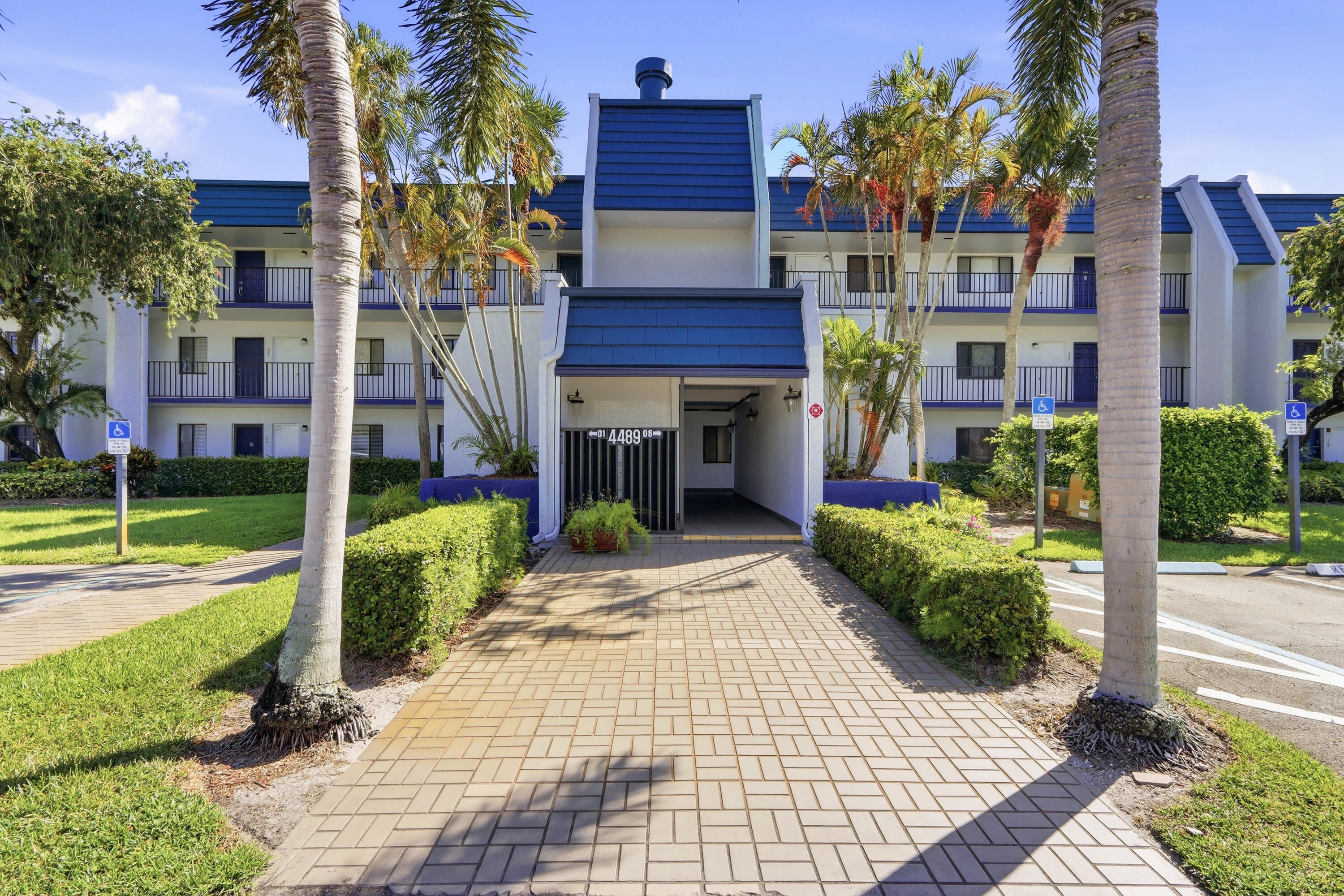 Properties 4489 Luxemburg Court 202