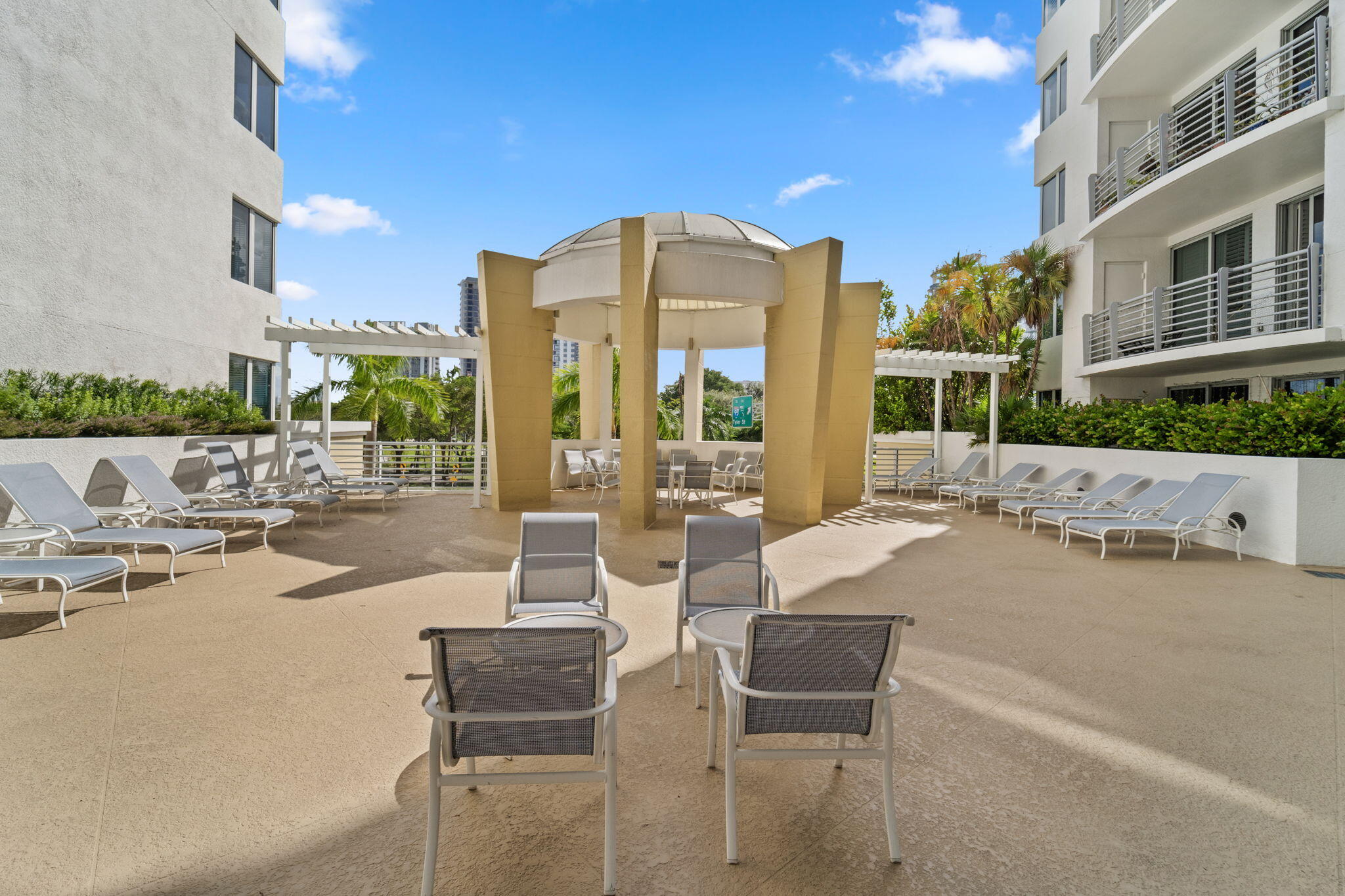 RADIUS CONDO - Residential Lease
