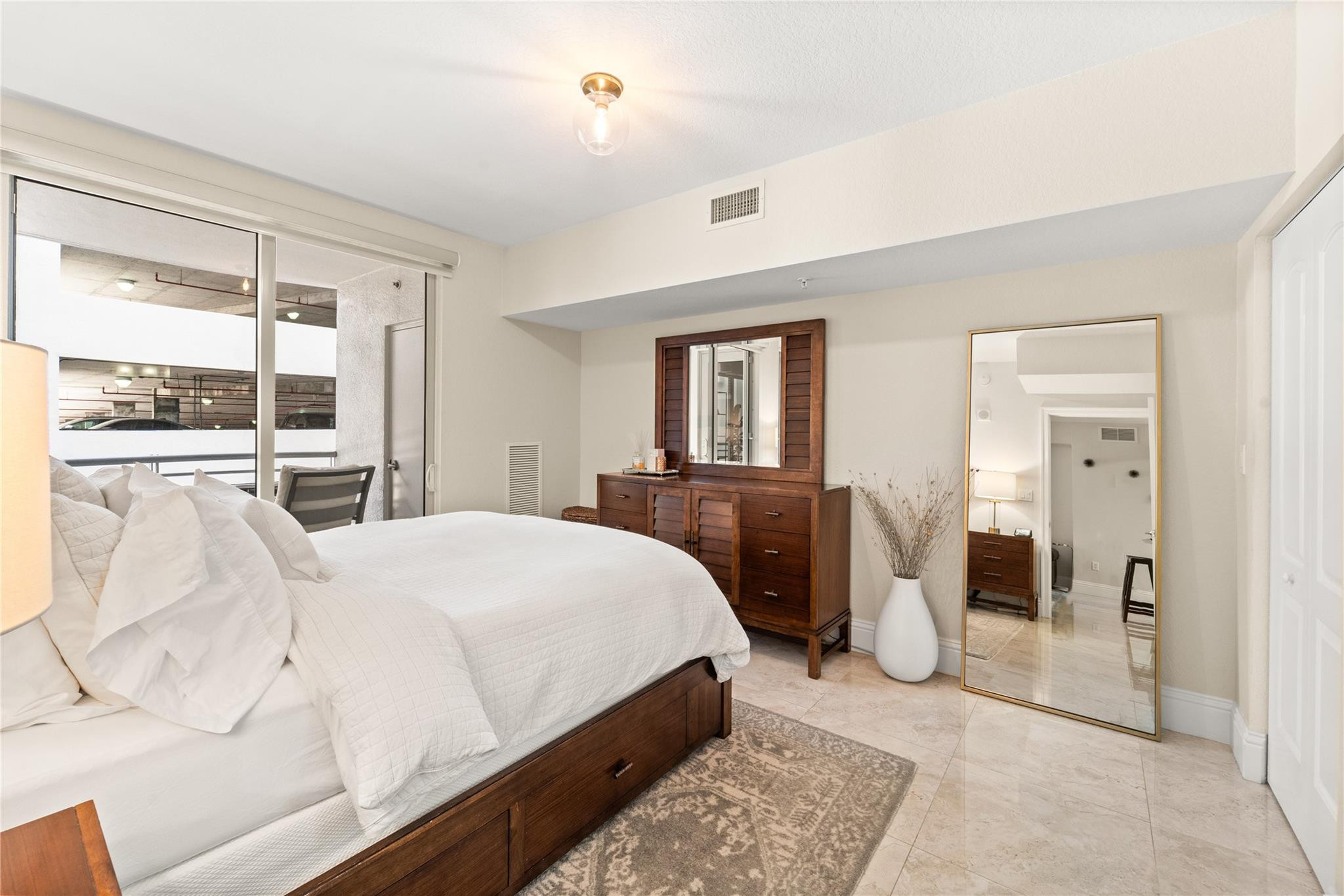 RADIUS CONDO - Residential Lease