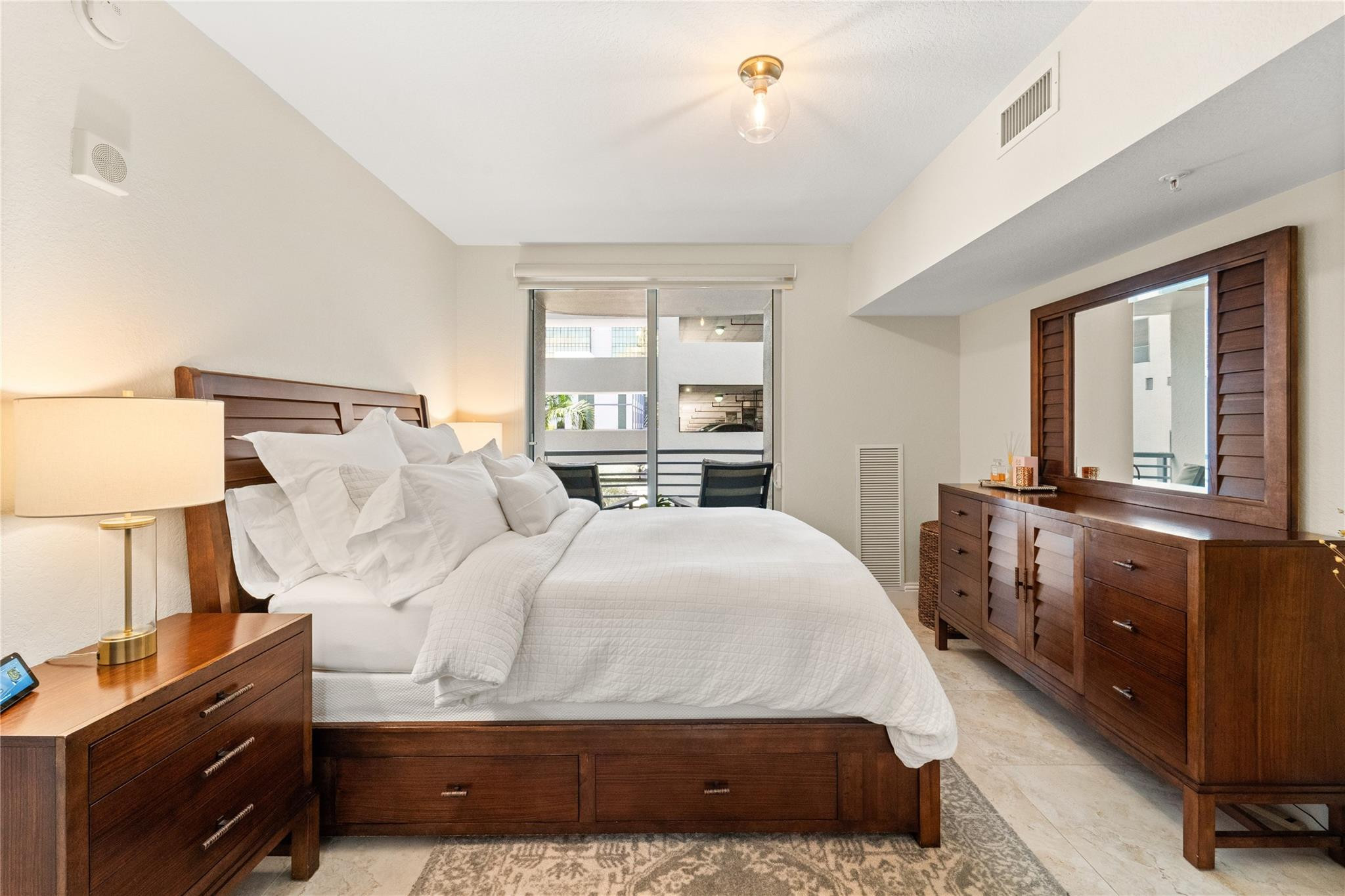 RADIUS CONDO - Residential Lease