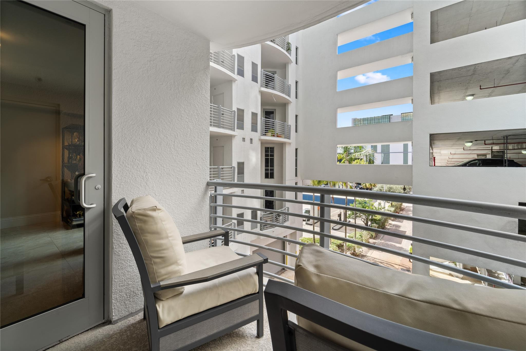 RADIUS CONDO - Residential Lease