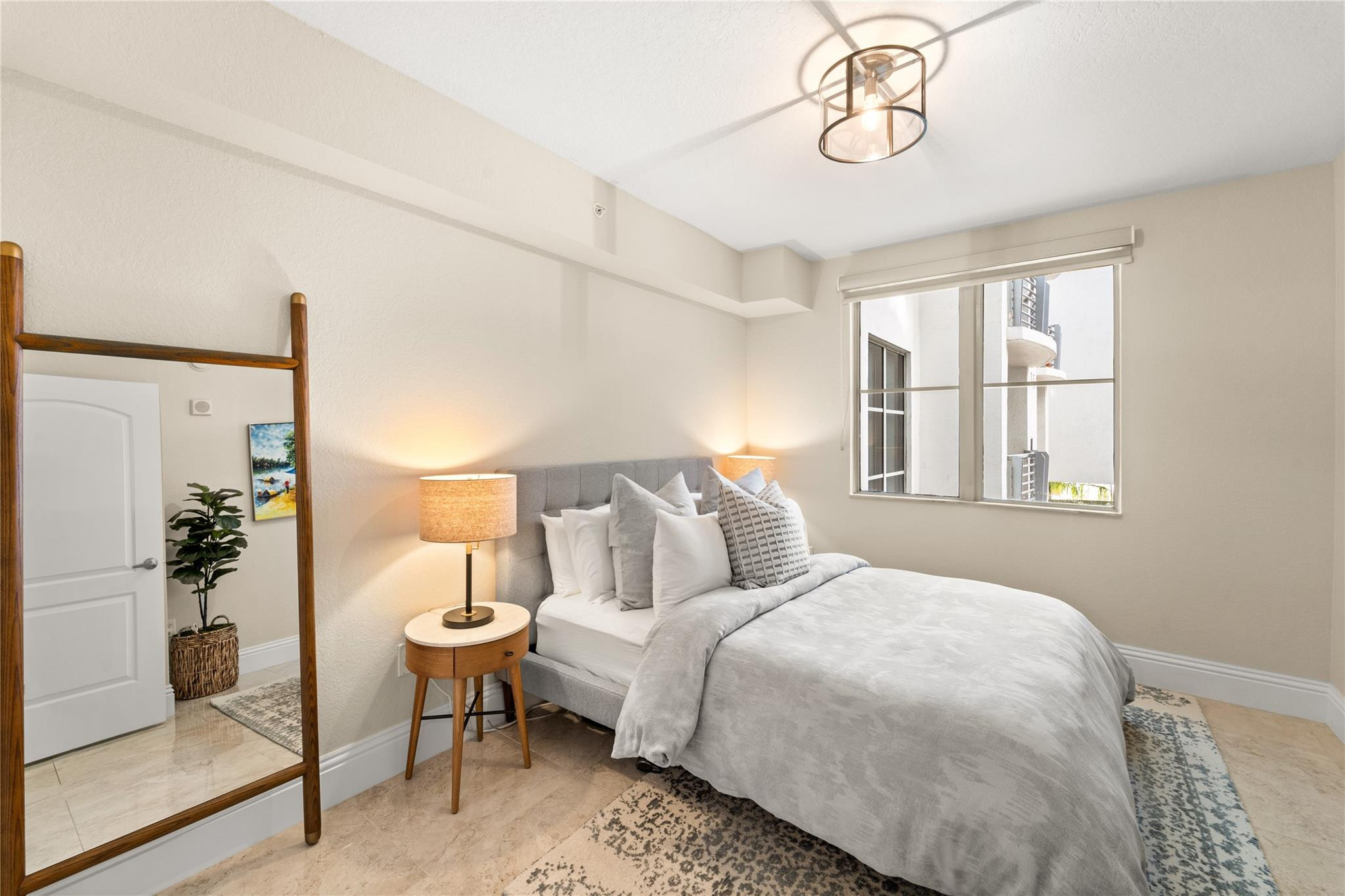 RADIUS CONDO - Residential Lease