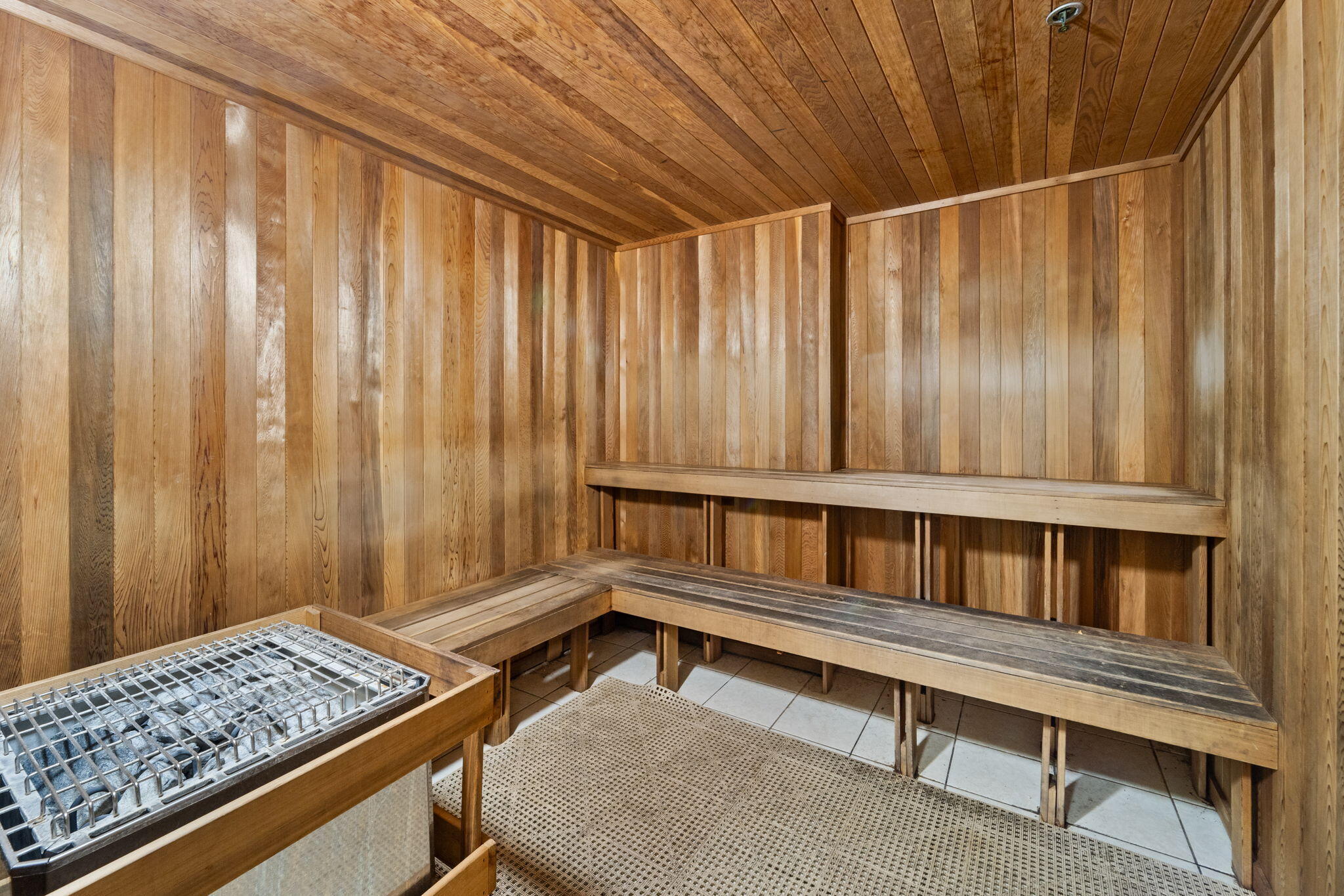RADIUS CONDO - Residential Lease