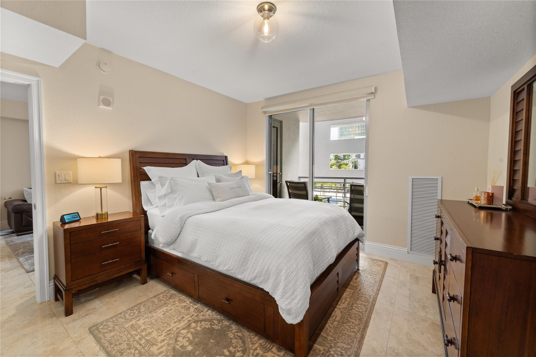 RADIUS CONDO - Residential Lease