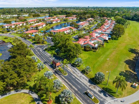 Condominium in Boca Raton FL 7970 Eastlake Drive 38.jpg