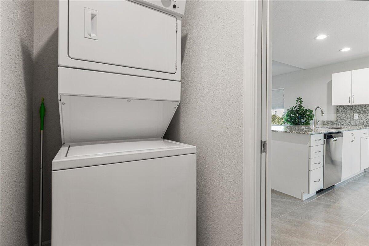 Spanish Lakes Riverside - Residential