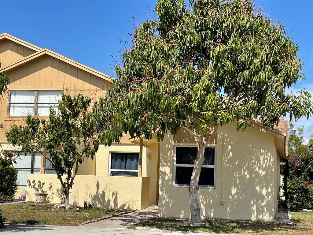 Photo of 1258 White Pine Drive, Wellington, FL 33414 (MLS # R10702141)