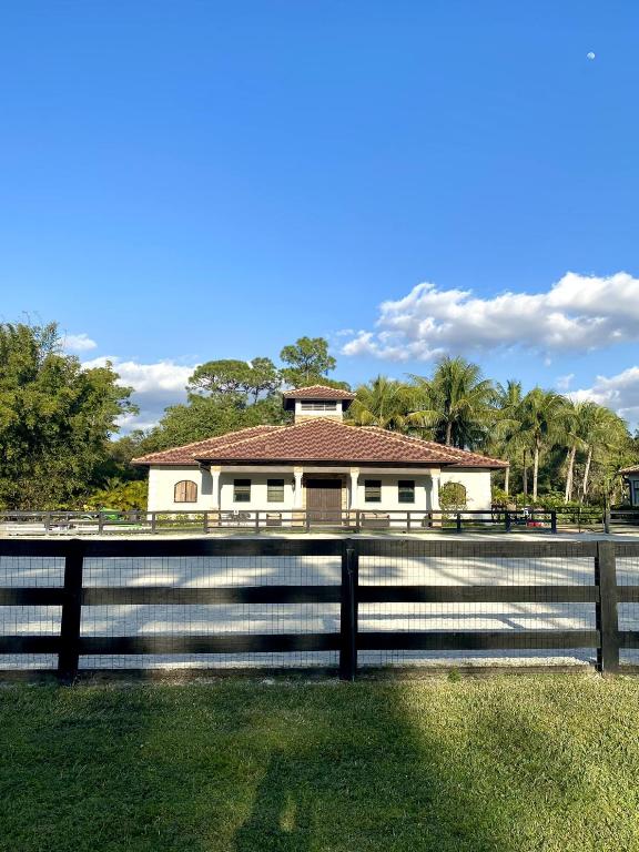 PADDOCK PARK 2 OF WELLINGTON - Residential