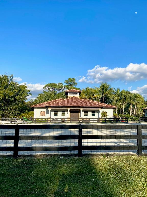 PADDOCK PARK 2 OF WELLINGTON - Residential