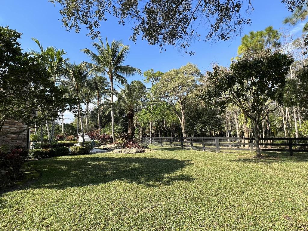 PADDOCK PARK 2 OF WELLINGTON - Residential