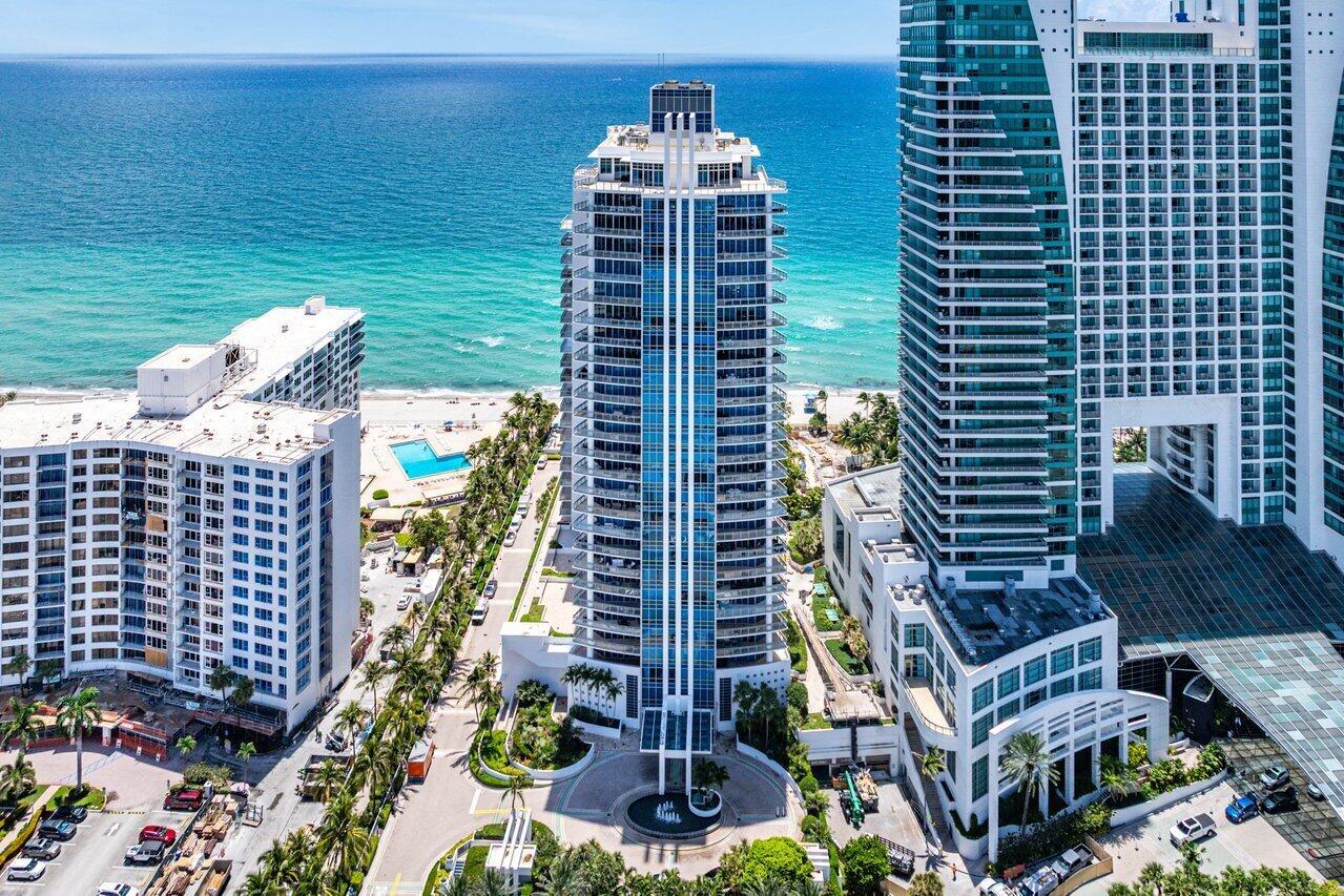 DIPLOMAT OCEANFRONT RESID - Residential