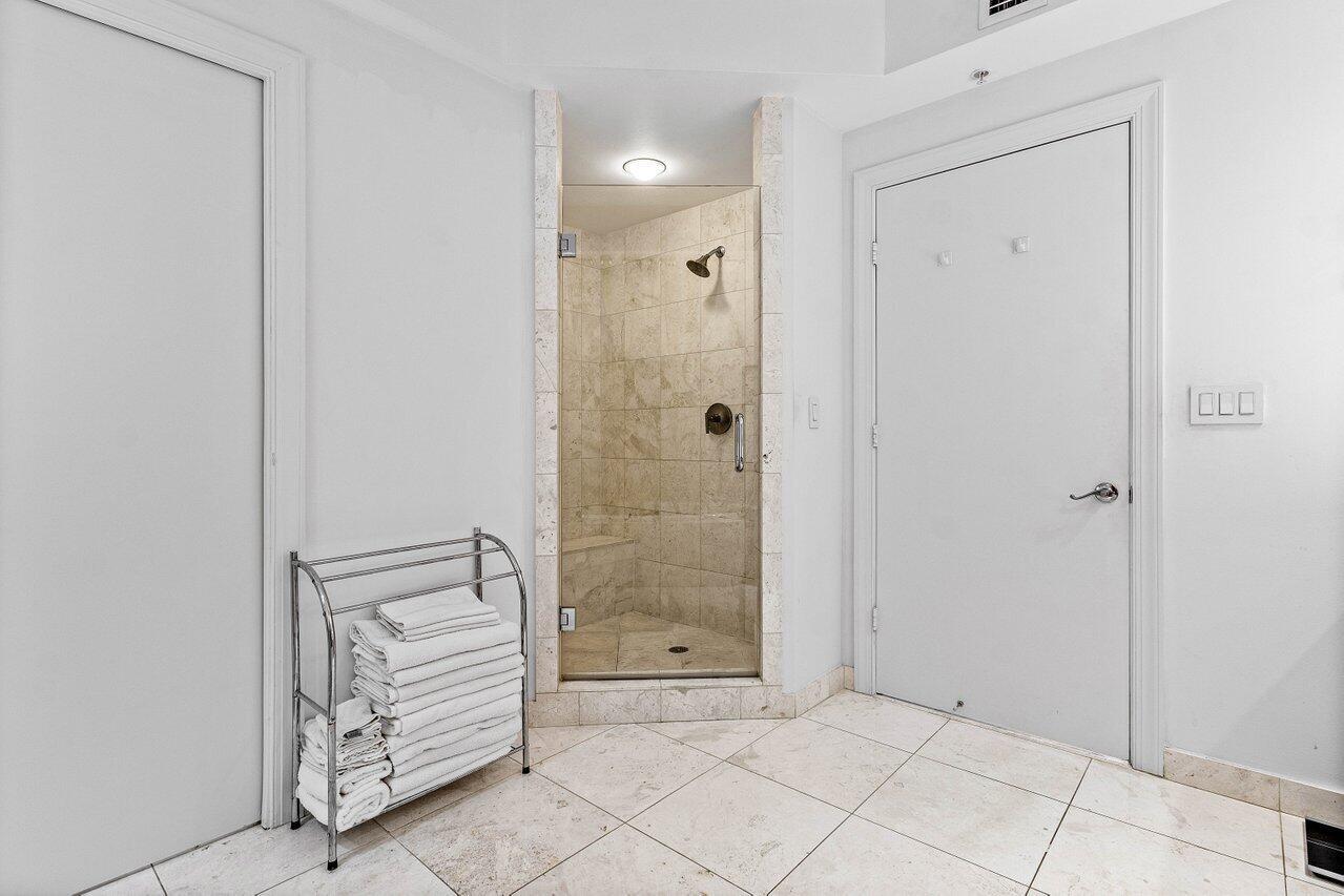 DIPLOMAT OCEANFRONT RESID - Residential