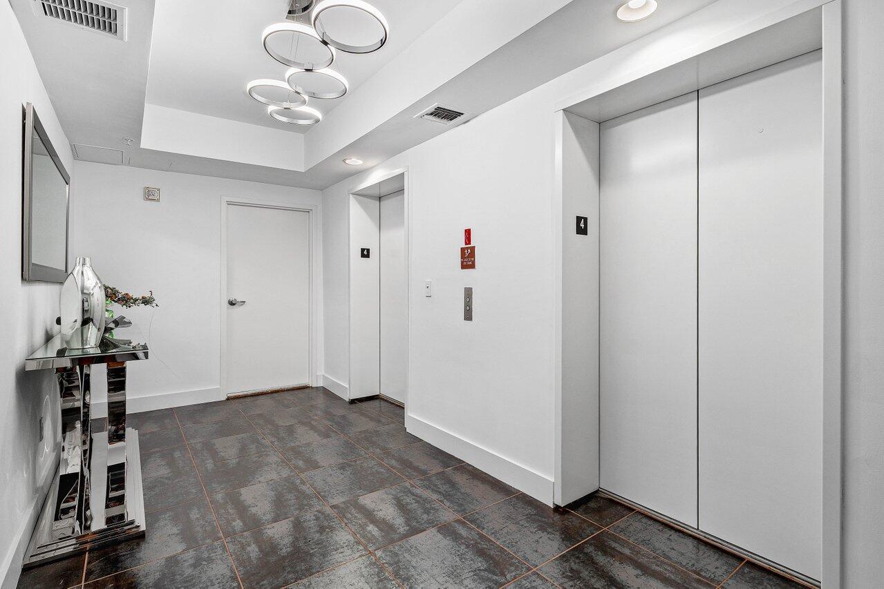 3535 S Ocean Drive 406, Hollywood, FL, 33019/$2,050,000 2 3535 S Ocean Drive 406