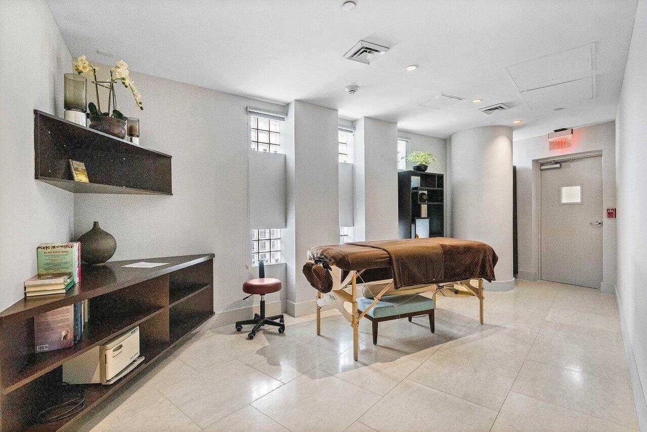 DIPLOMAT OCEANFRONT RESID - Residential