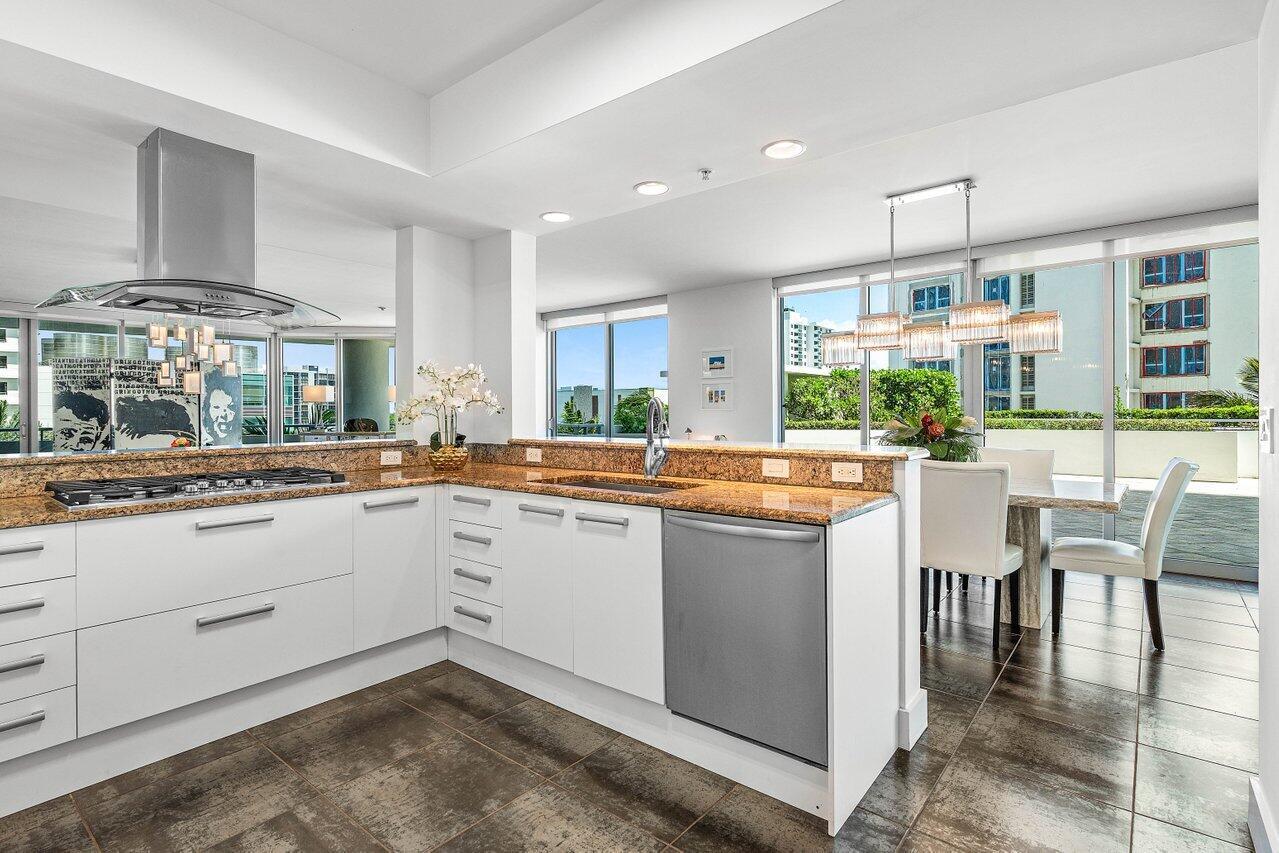 DIPLOMAT OCEANFRONT RESID - Residential