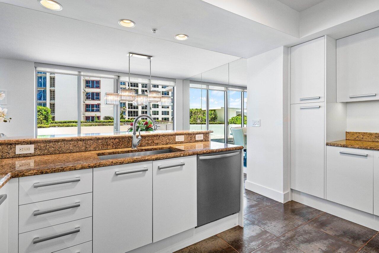 DIPLOMAT OCEANFRONT RESID - Residential