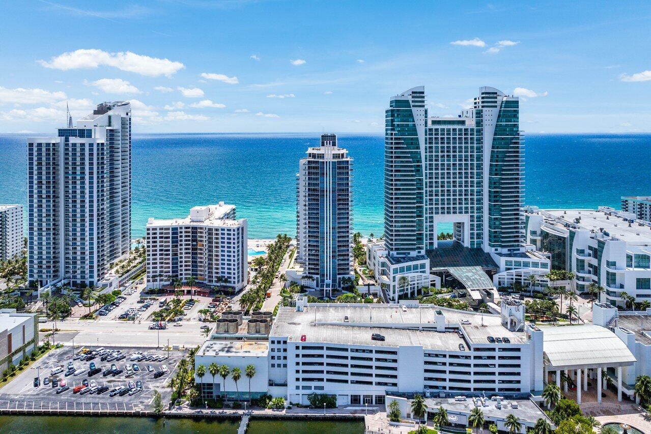 DIPLOMAT OCEANFRONT RESID - Residential