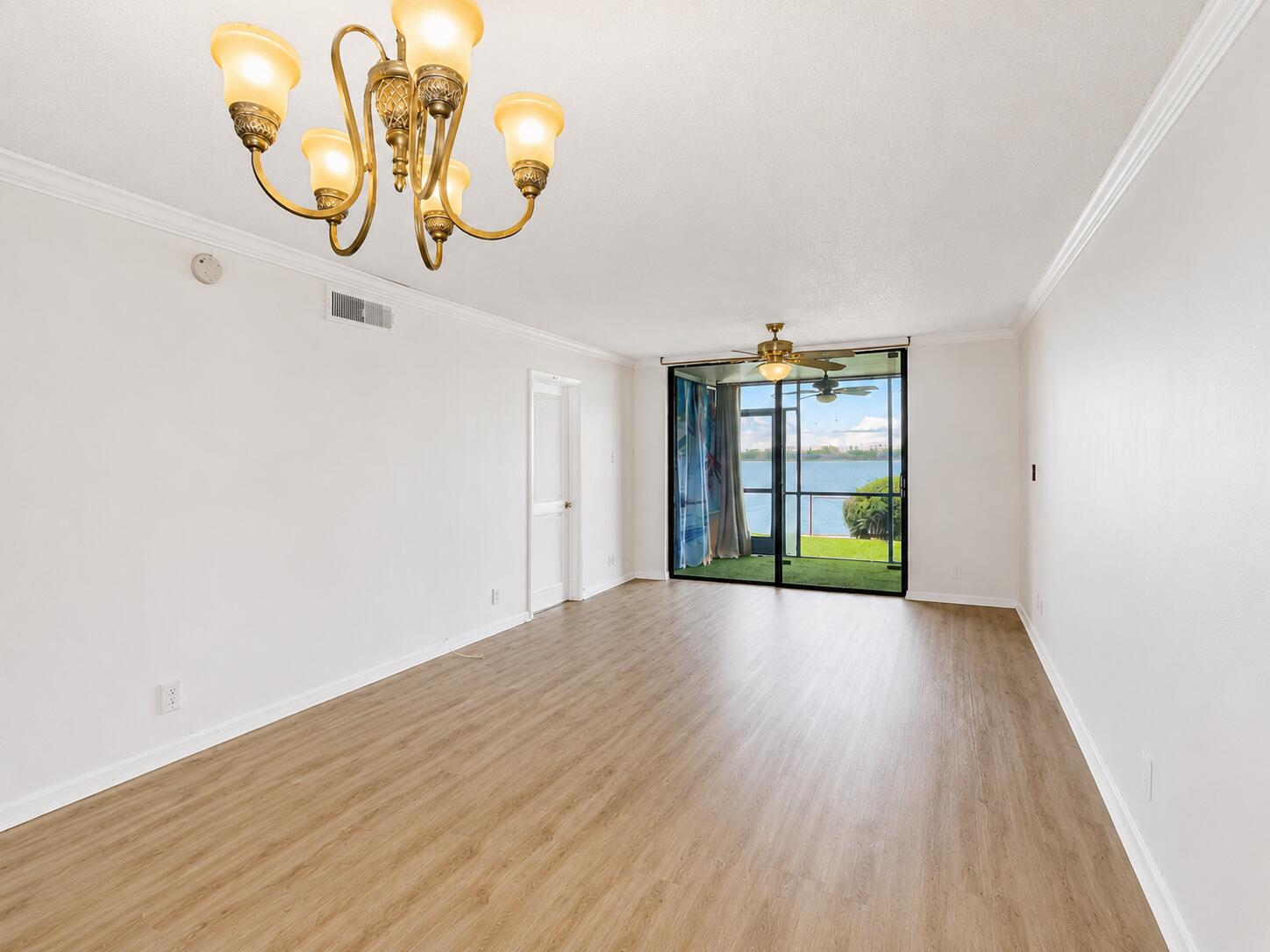 110 LAKE EMERALD Drive 103