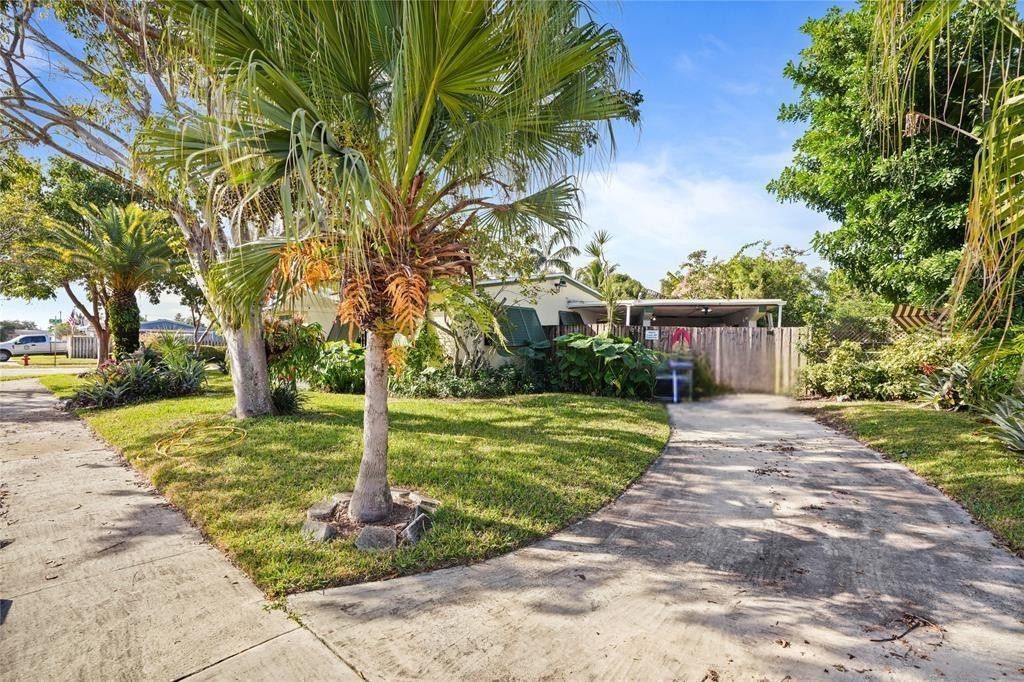 Photo of 3421 SW 15th Street, Fort Lauderdale, FL 33312 (MLS # B26033479)