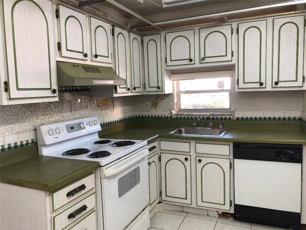 HOLLYBROOK - Residential