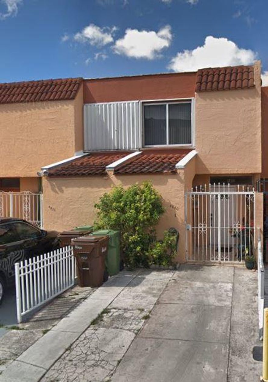 This beautiful condo home that contains 1,208 sq ft and was built in 1977. It contains 2 bedrooms and 2 bathrooms. 
Buyer must use seller title company. Cash Only!! For more information about this property